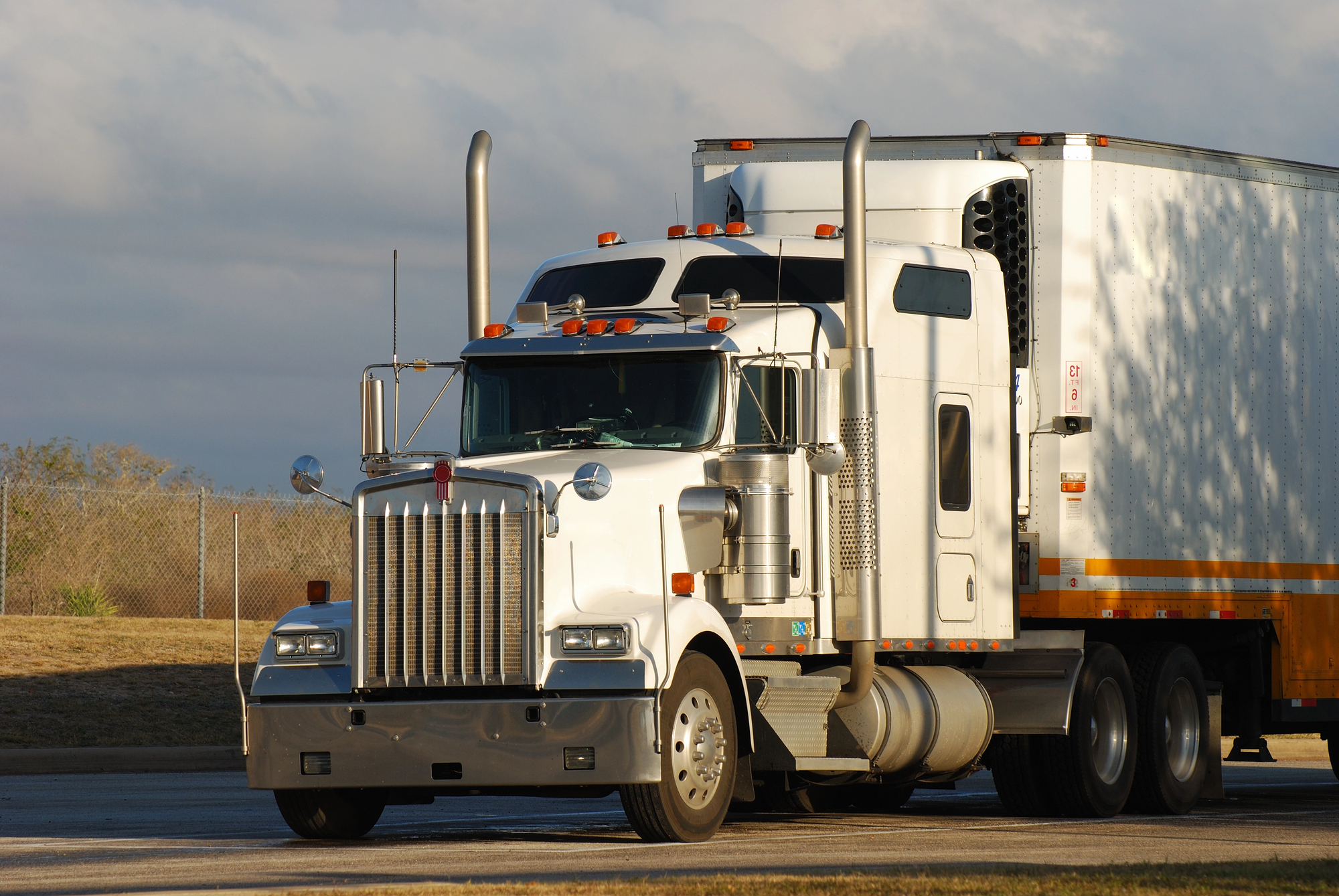 Commercial Trucking Services<br />

